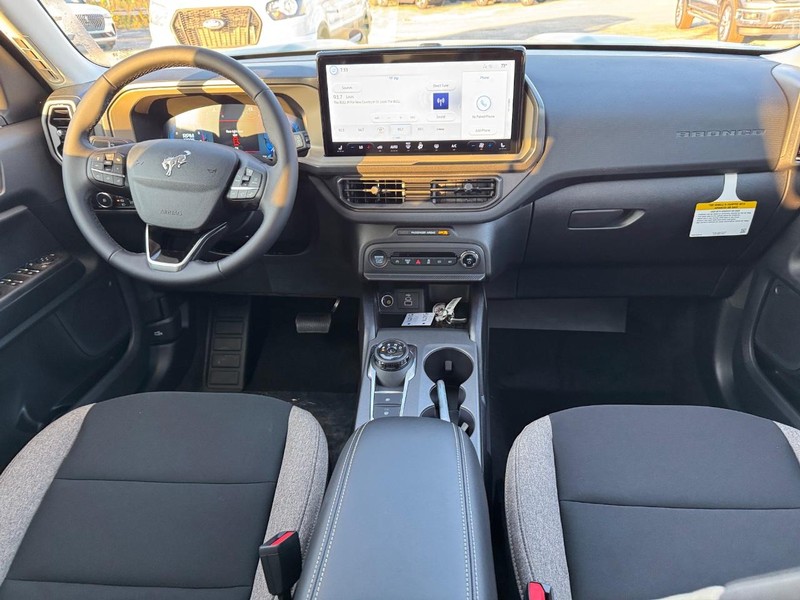 Ford Bronco Sport Vehicle Full-screen Gallery Image 14