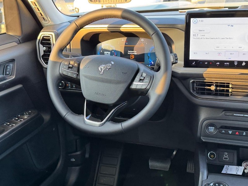 Ford Bronco Sport Vehicle Full-screen Gallery Image 15