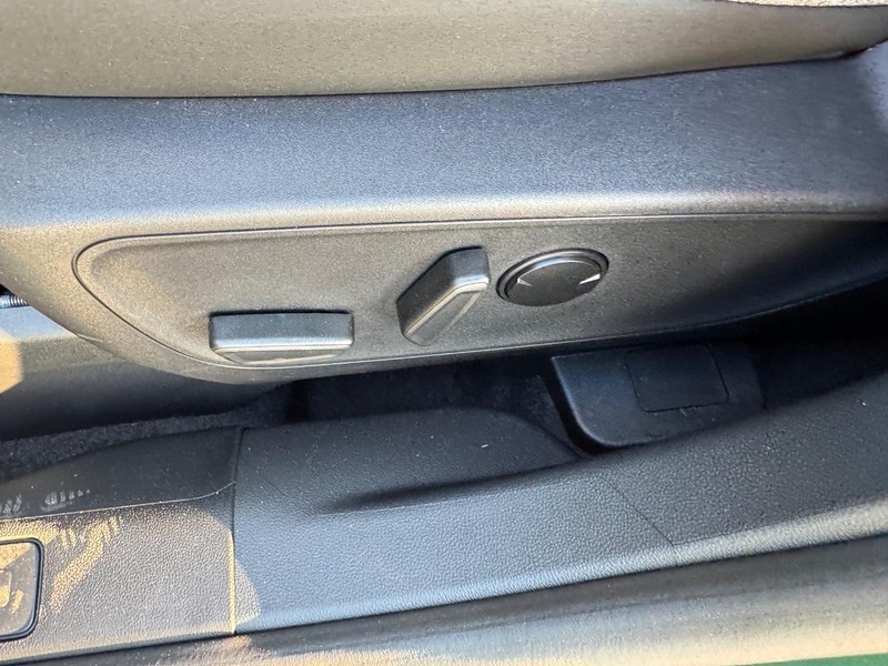 Ford Bronco Sport Vehicle Full-screen Gallery Image 18