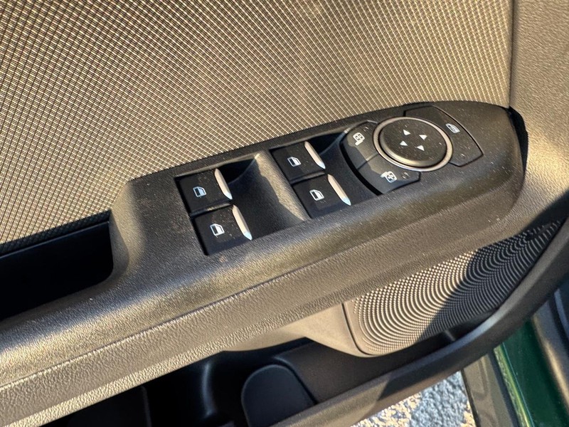 Ford Bronco Sport Vehicle Full-screen Gallery Image 19