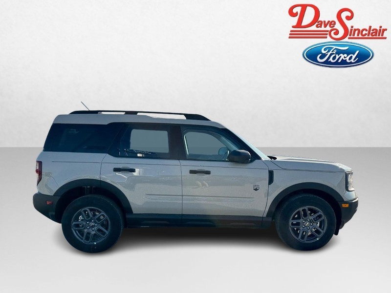 Ford Bronco Sport Vehicle Full-screen Gallery Image 05