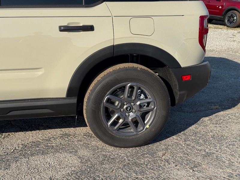 Ford Bronco Sport Vehicle Full-screen Gallery Image 11