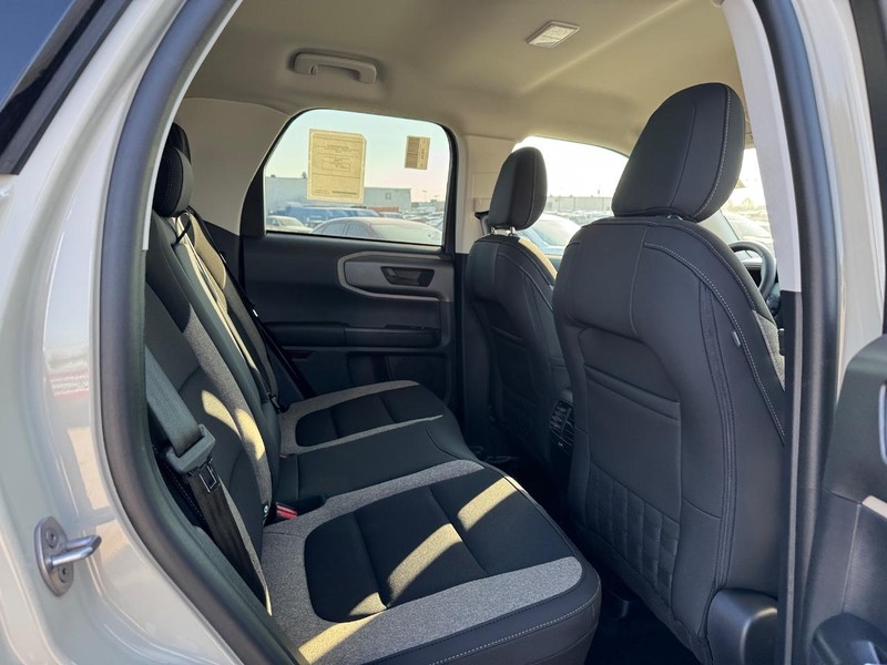 Ford Bronco Sport Vehicle Full-screen Gallery Image 13