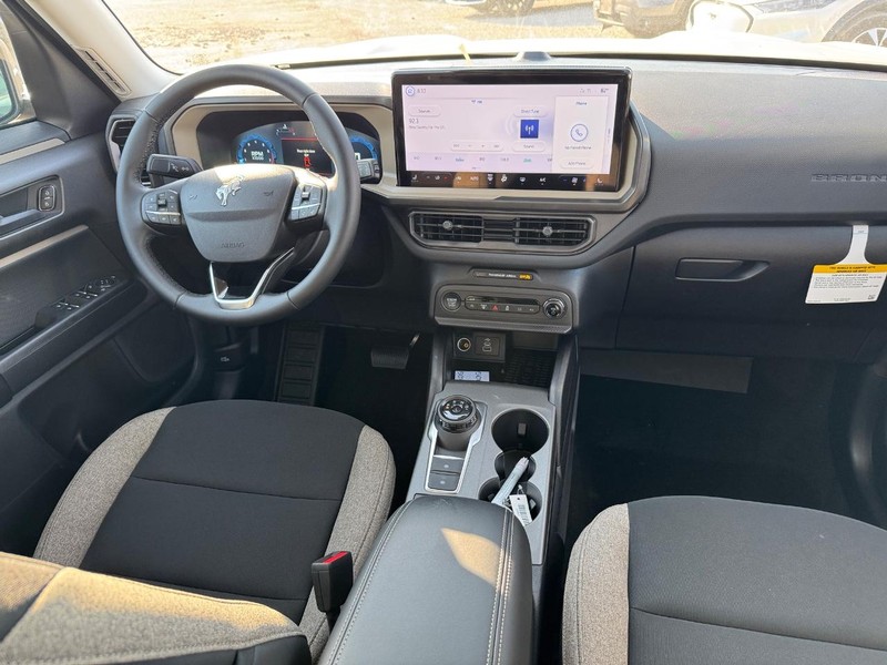 Ford Bronco Sport Vehicle Full-screen Gallery Image 14