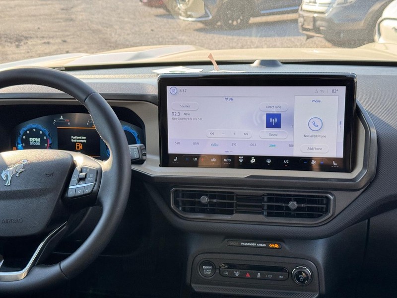 Ford Bronco Sport Vehicle Full-screen Gallery Image 16