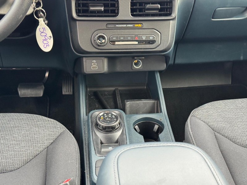 Ford Maverick Vehicle Full-screen Gallery Image 16