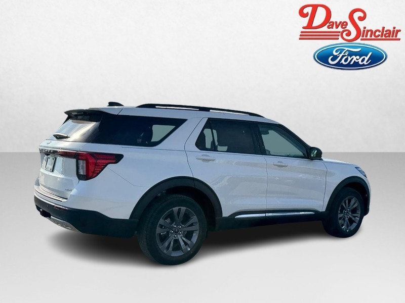 Ford Explorer Vehicle Full-screen Gallery Image 07