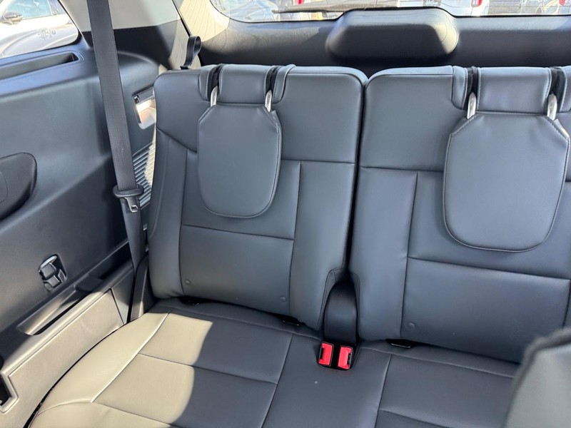 Ford Explorer Vehicle Full-screen Gallery Image 14