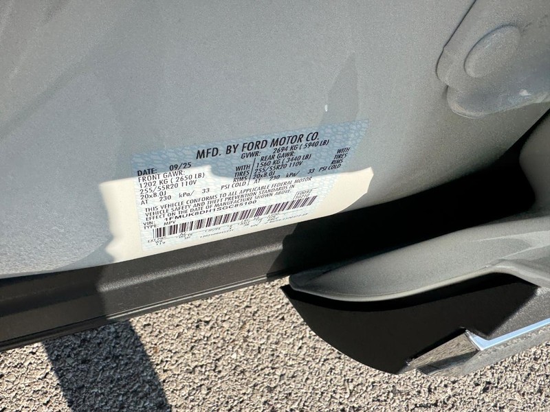 Ford Explorer Vehicle Full-screen Gallery Image 27