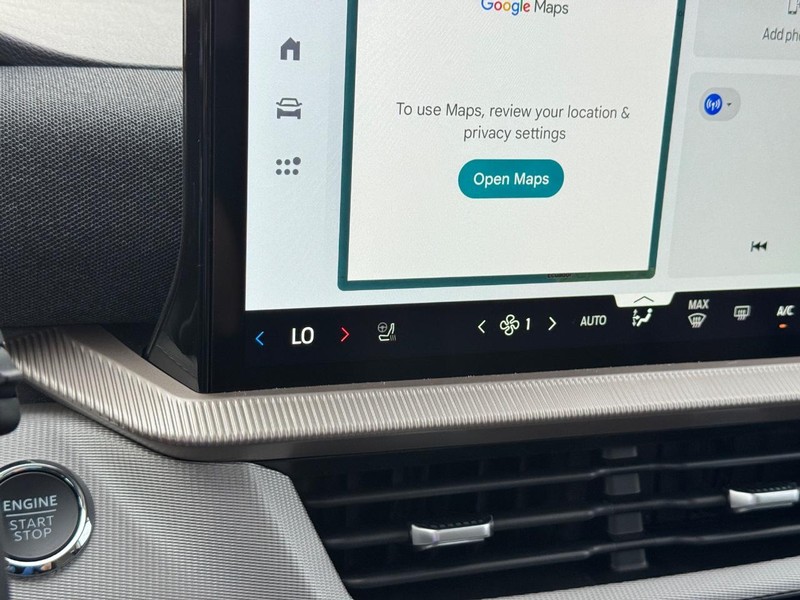 Ford Explorer Vehicle Full-screen Gallery Image 25