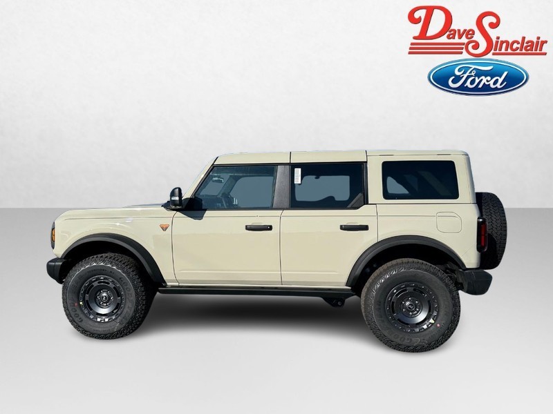 Ford Bronco Vehicle Full-screen Gallery Image 10
