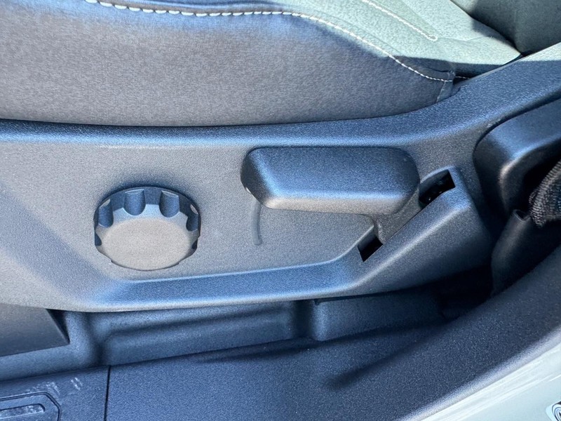 Ford Bronco Vehicle Full-screen Gallery Image 17