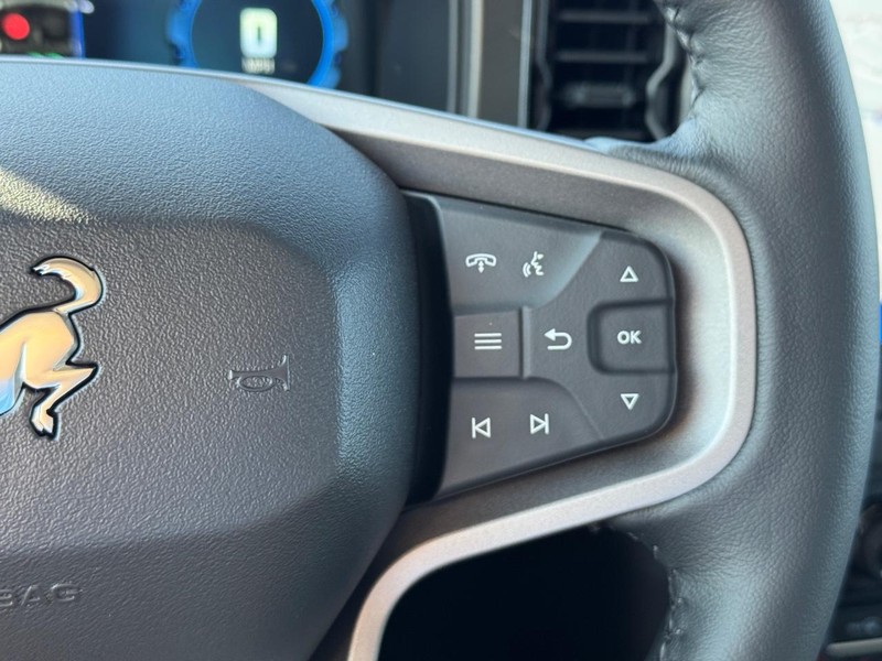 Ford Bronco Vehicle Full-screen Gallery Image 21