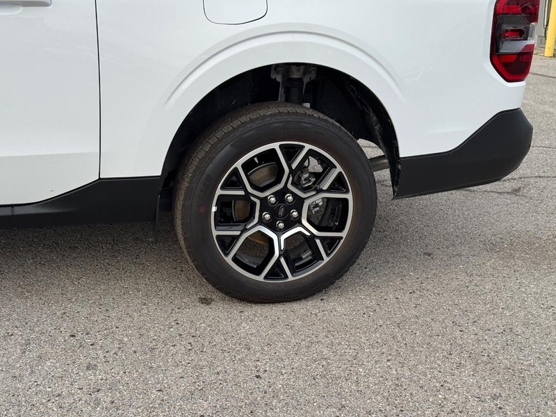 Ford Maverick Vehicle Full-screen Gallery Image 11