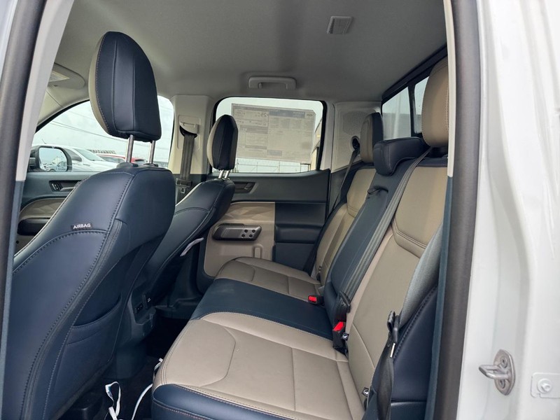 Ford Maverick Vehicle Full-screen Gallery Image 12