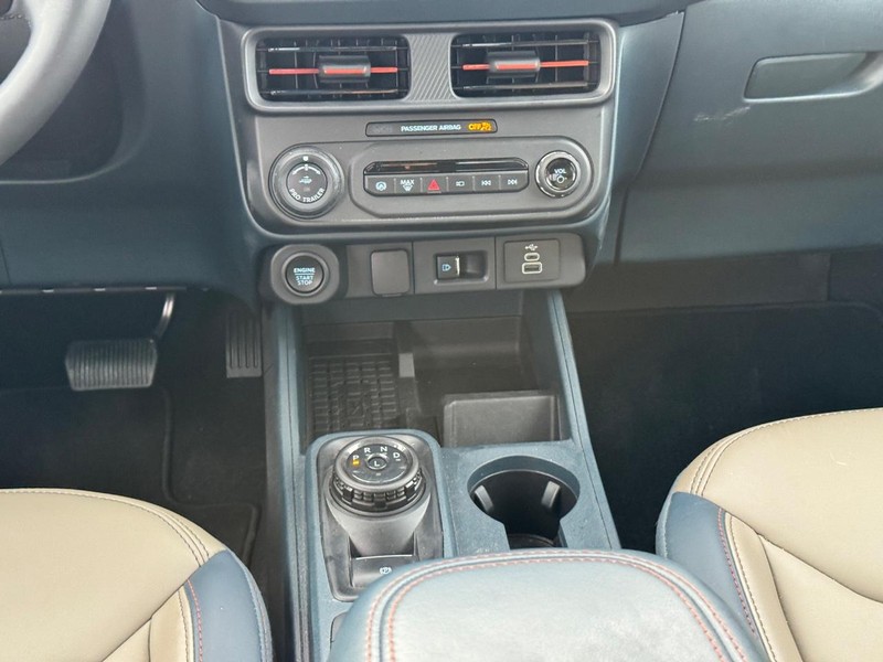 Ford Maverick Vehicle Full-screen Gallery Image 16