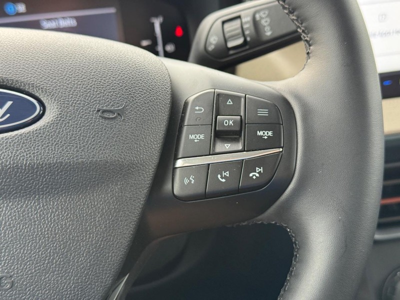 Ford Maverick Vehicle Full-screen Gallery Image 21