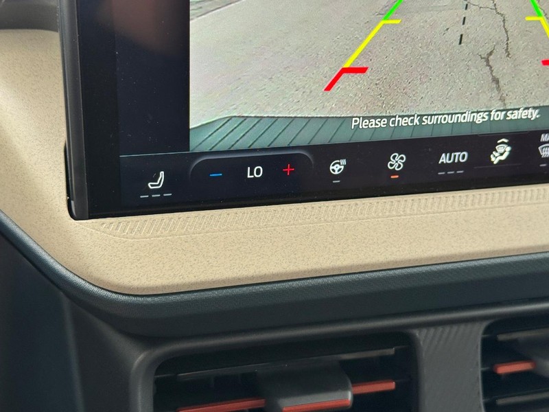 Ford Maverick Vehicle Full-screen Gallery Image 22