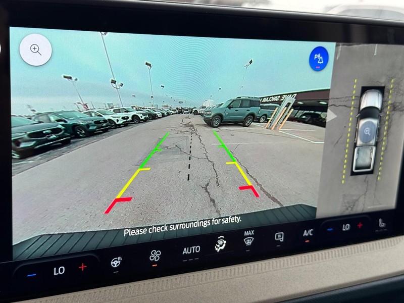 Ford Maverick Vehicle Full-screen Gallery Image 23