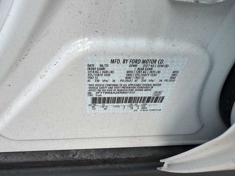 Ford Maverick Vehicle Full-screen Gallery Image 24