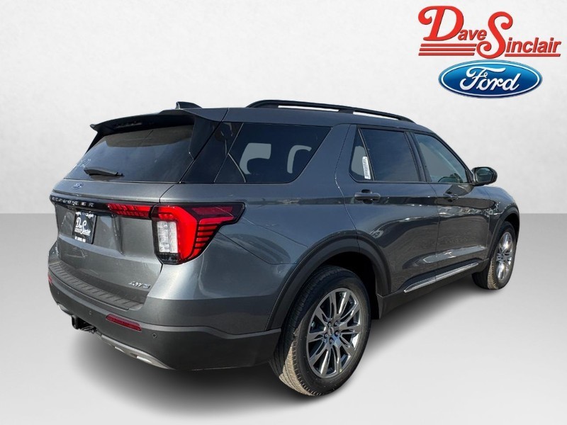 Ford Explorer Vehicle Image 07