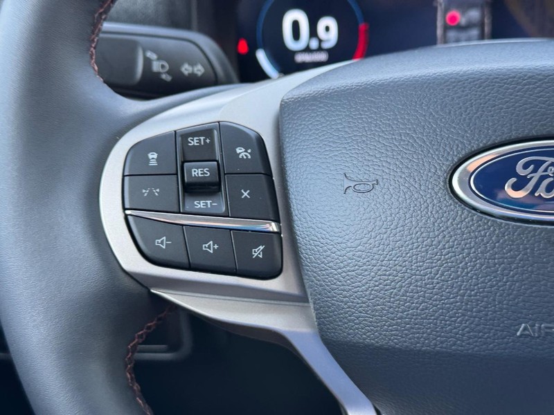 Ford Explorer Vehicle Image 22