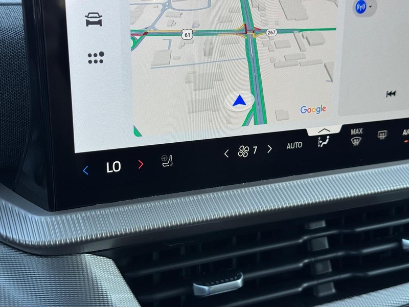 Ford Explorer Vehicle Image 24