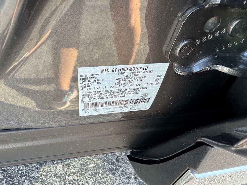 Ford Explorer Vehicle Image 26