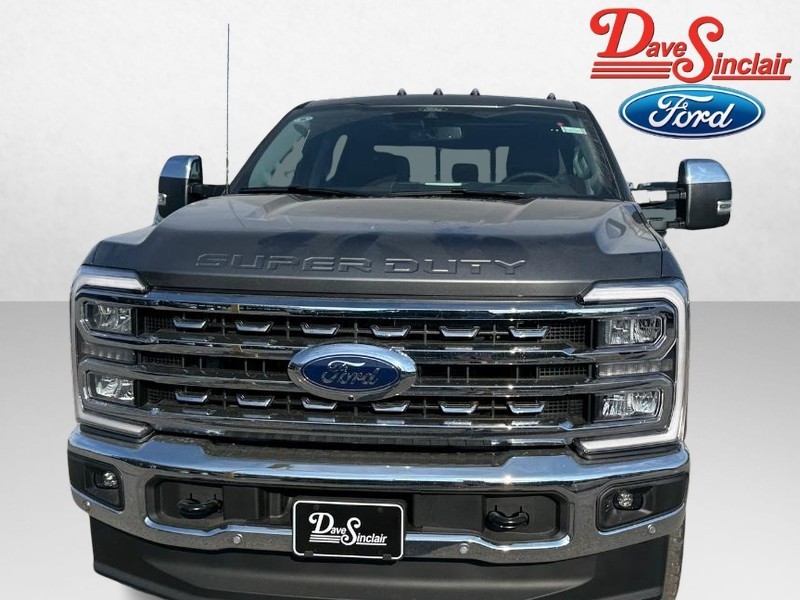 Ford Super Duty F-250 SRW Vehicle Full-screen Gallery Image 02