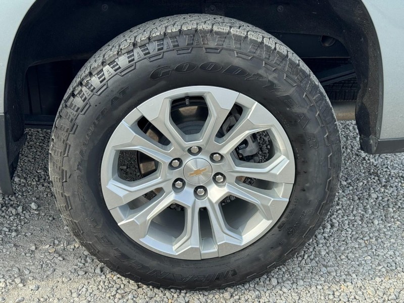 Chevrolet Silverado 1500 Vehicle Full-screen Gallery Image 11