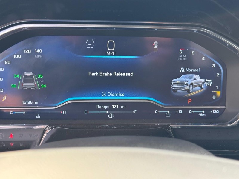 Chevrolet Silverado 1500 Vehicle Full-screen Gallery Image 23