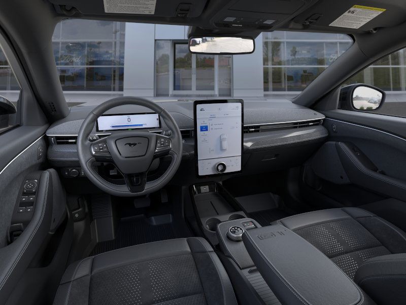 Ford Mustang Mach-E Vehicle Full-screen Gallery Image 11