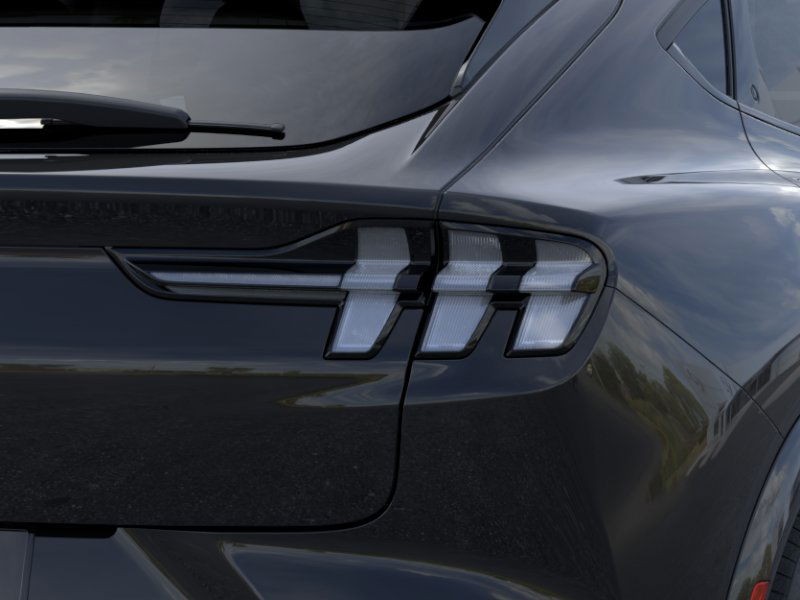 Ford Mustang Mach-E Vehicle Full-screen Gallery Image 23