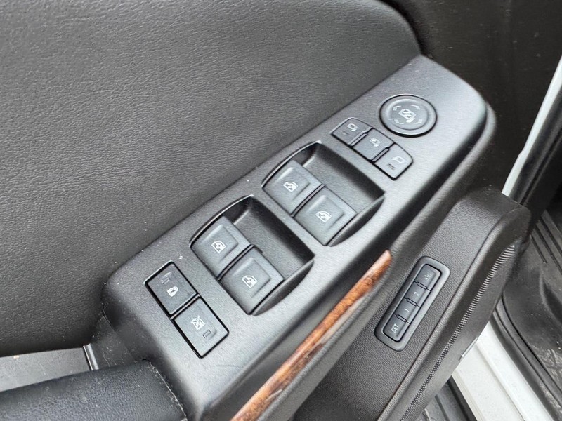 Chevrolet Tahoe Vehicle Full-screen Gallery Image 21