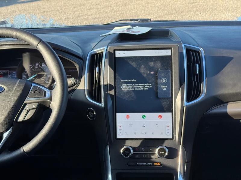 Ford Edge Vehicle Full-screen Gallery Image 16