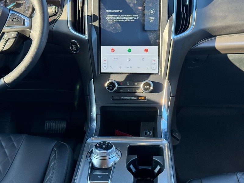 Ford Edge Vehicle Full-screen Gallery Image 17