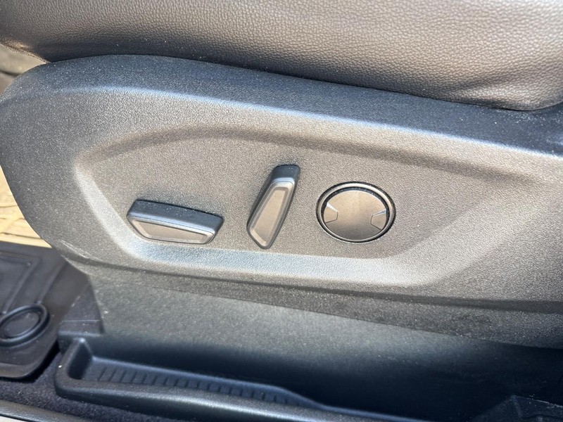 Ford Edge Vehicle Full-screen Gallery Image 18