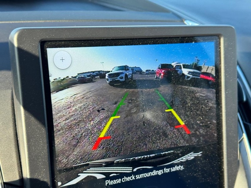 Ford Edge Vehicle Full-screen Gallery Image 25