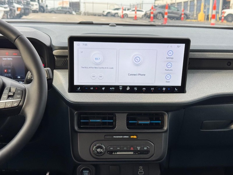 Ford Maverick Vehicle Full-screen Gallery Image 15