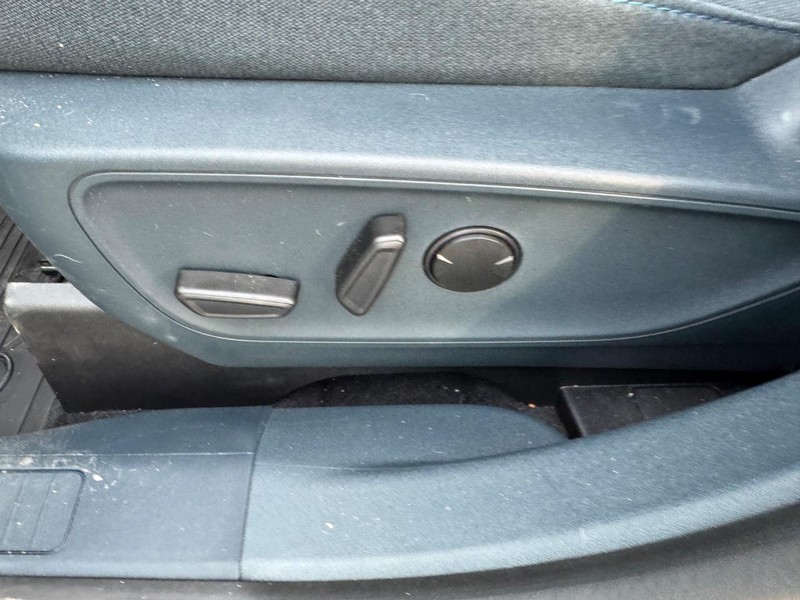 Ford Maverick Vehicle Full-screen Gallery Image 17