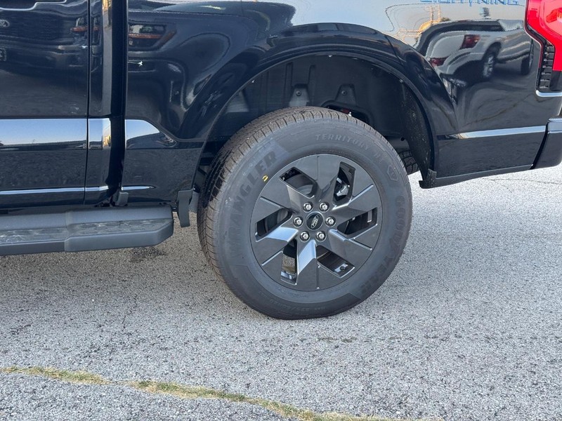 Ford F-150 Lightning Vehicle Image 11