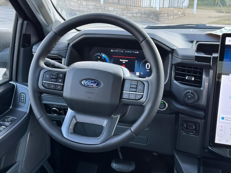 Ford F-150 Lightning Vehicle Image 14