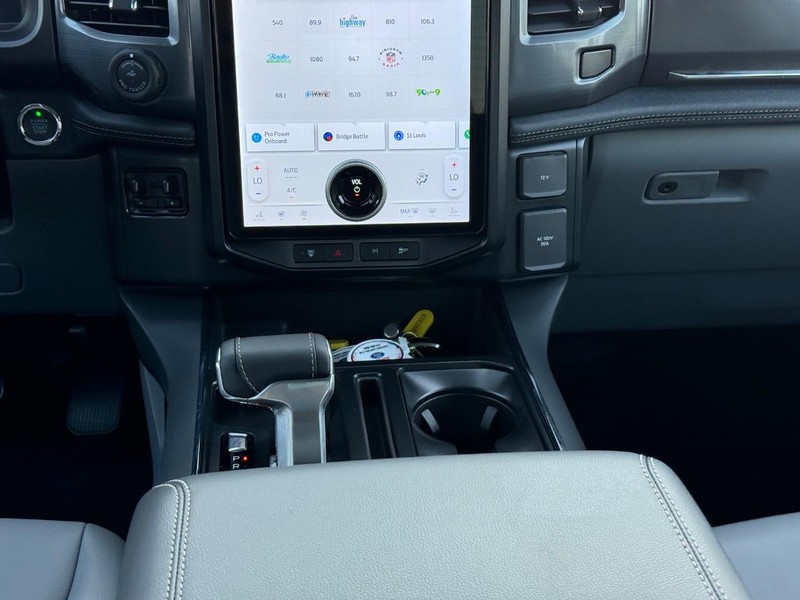 Ford F-150 Lightning Vehicle Image 16