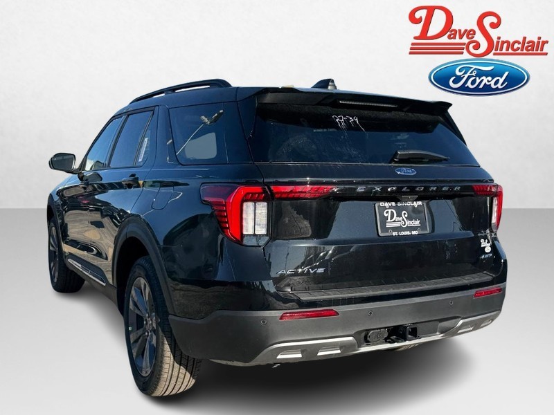 Ford Explorer Vehicle Image 09