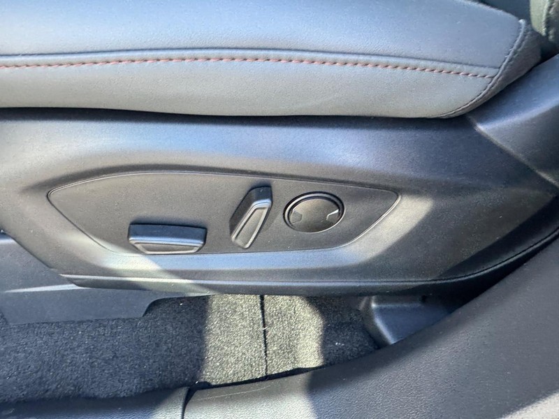 Ford Explorer Vehicle Image 20