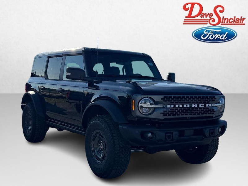 Ford Bronco Vehicle Full-screen Gallery Image 04