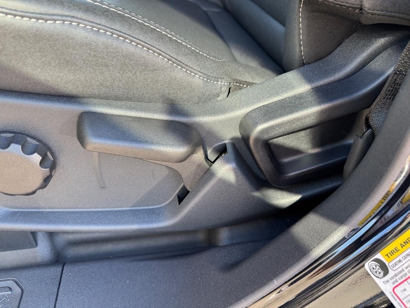 Ford Bronco Vehicle Full-screen Gallery Image 17