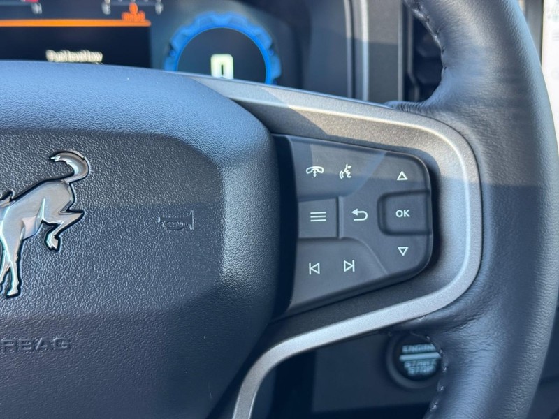 Ford Bronco Vehicle Full-screen Gallery Image 21