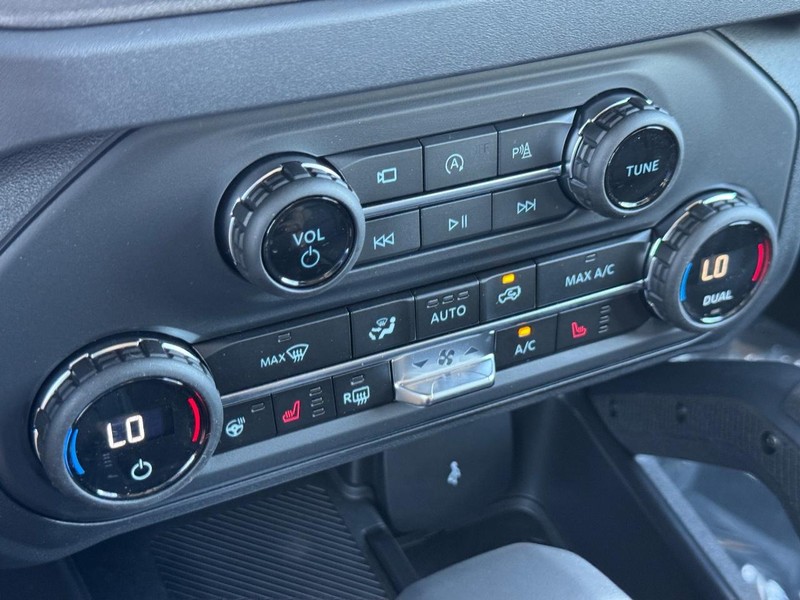 Ford Bronco Vehicle Full-screen Gallery Image 23