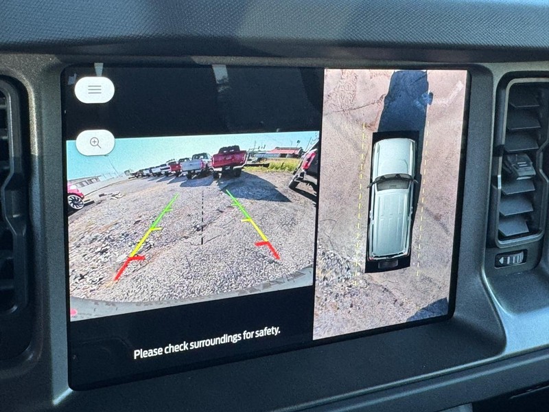 Ford Bronco Vehicle Full-screen Gallery Image 24